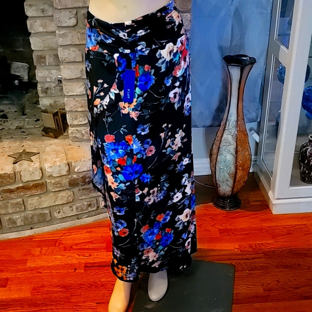 Apt 9 cute skirt with illusion of wrap around